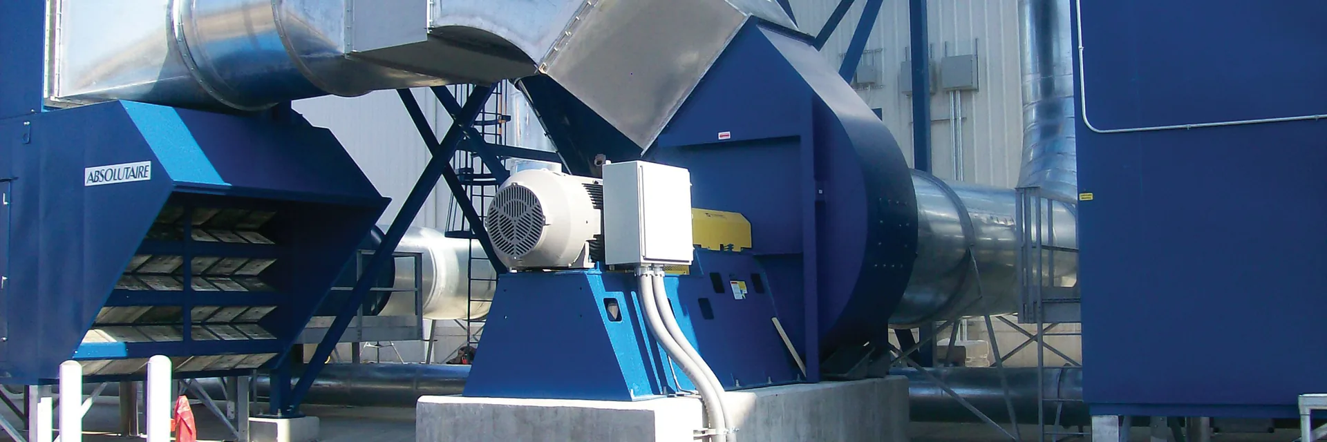 Industrial fan and dust collection installation